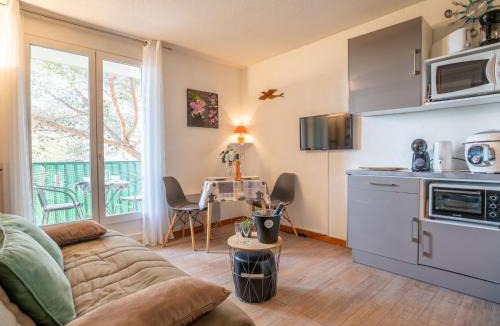 Saint-Aygulf Apartment | Studio Les Terrasses de la Mer-1 by Interhome