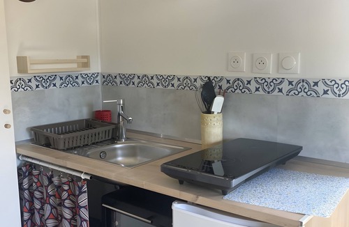 Cayriech Bed & Breakfast | Studio "Little Nest for Travelers" with Private Terrace, Wi-Fi, and Air Conditioning