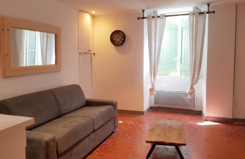 Montagnac-Montpezat Apartment | Studio moderne à Montagnac-Montpezat - 32 m² tranquille