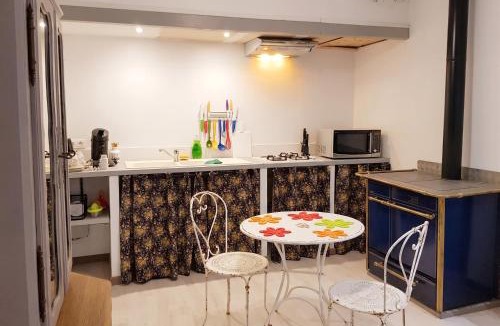 Montagnac-Montpezat Apartment | Studio moderne à Montagnac-Montpezat - 32 m² tranquille
