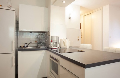 Le Pradet Apartment | Studio "Near the Beaches" with Private Loggia and Wi-Fi