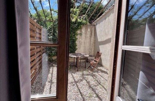 Quartier Administrations Apartment | Studio on terrace