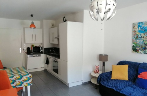 Allauch Apartment | Studio + Parking Village Provençale