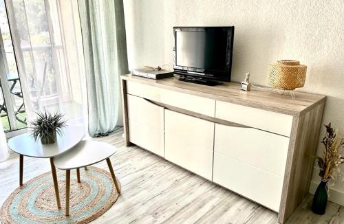Saint-Mandrier-sur-Mer Apartment | Studio Pin Rolland, presqu’île Saint-Mandrier