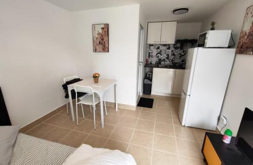 Le Passage House | Studio plain-pied entrée privée et parking gratuit