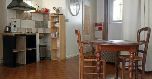 Valensole Apartment | Studio privé - maison de village