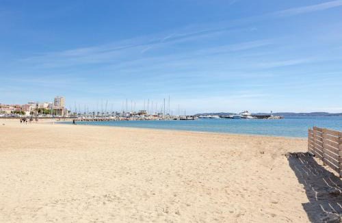 Sainte-Maxime City Centre Apartment | Studio Résidence Azur-3 by Interhome