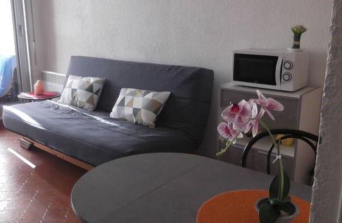 Saint-Mandrier-sur-Mer Apartment | Studio rental