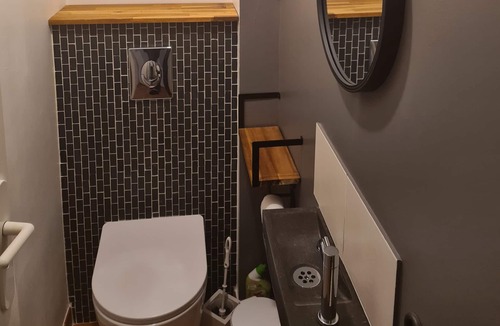 Roquefort-la-Bedoule Apartment | STUDIO - RECOMMENDED BY SMALL FUTE - SWIMMING POOL - VIEW ON VINES