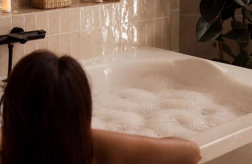 Saint-Helier Apartment | Studio-Romantic-Ensuite with Jet bath