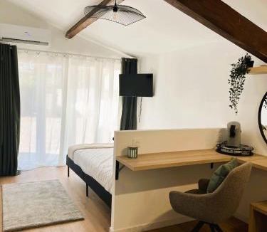 Istres Apartment | Studio Sirocco - Confort & Liberté