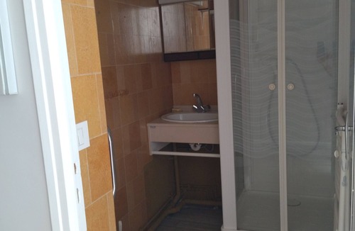 Gramat Apartment | Studio type T2, hypercentre, furnished with air conditioning and parking