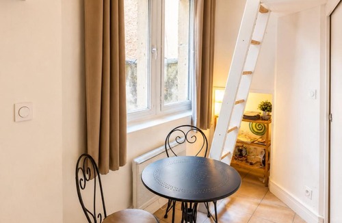 Old Lyon Apartment | Studio Vieux Lyon