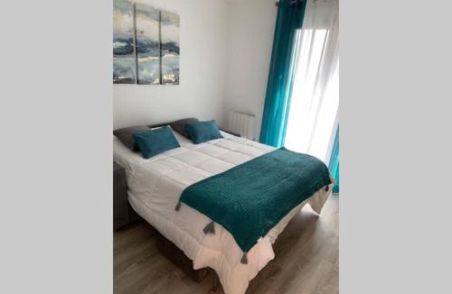 Le Dramont Apartment | STUDIO VUE MER/PARKING PRIVATIF