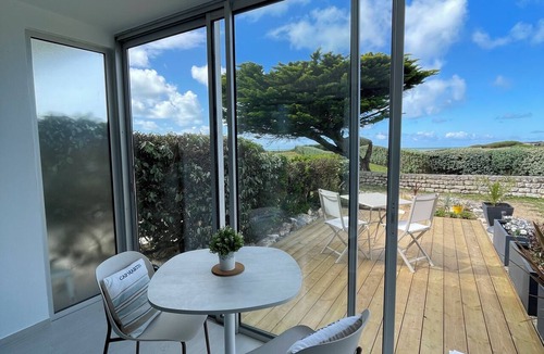 La Cotiniere Apartment | Studio with sea view, direct access to the beach