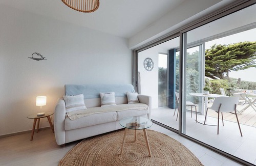La Cotiniere Apartment | Studio with sea view, direct access to the beach