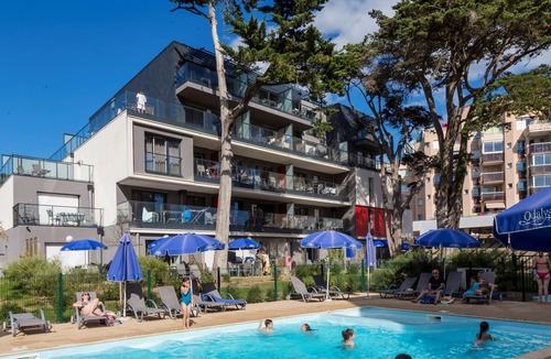 Pornichet Apartment | Studio with a balcony or terrace near beach