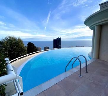 Beausoleil Apartment | Studio with access to pool