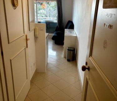 Beausoleil Apartment | Studio with access to pool