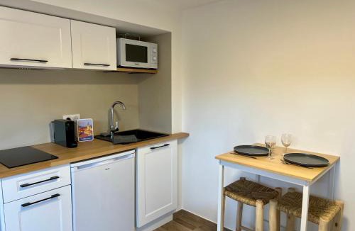 Valbonne Apartment | Studio with private car park and air con