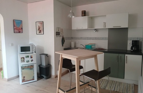 Iraty Apartment | Studio with terrace and garden