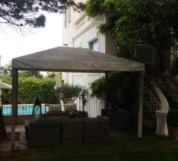 8th Arrondissement Villa | Stunning colonial villa by the beach