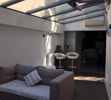 8th Arrondissement Villa | Stunning colonial villa by the beach