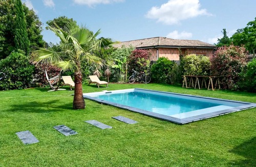 Cazaux House | Stunning home in La Teste-de-Buch with kitchen