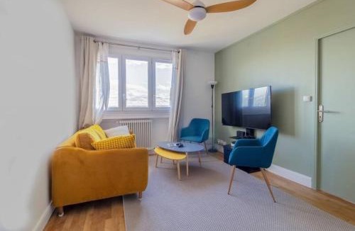 Bussiere - Cadiere Apartment | Stunning Lyon View & AC in All Rooms Renovated 2BR