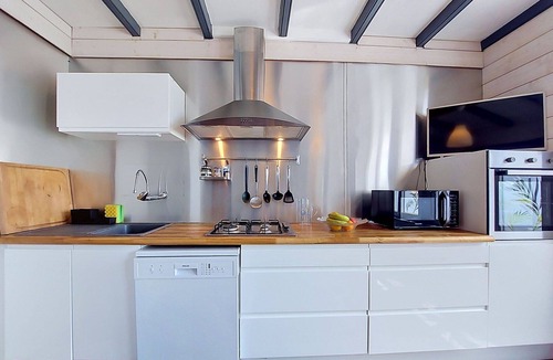 Locquirec House | Stunning private villa for 6 guests with WIFI, TV and pets allowed