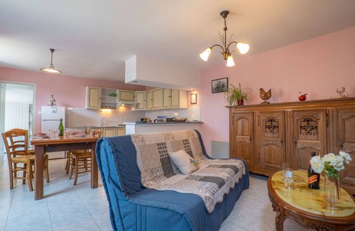 Ploumilliau House | Stunning private villa for 4 guests with WIFI, TV, patio and pets allowed