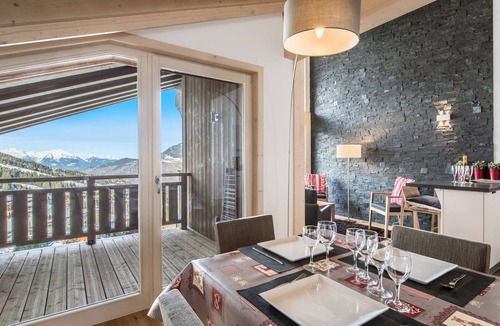 Courchevel Apartment | Stunning spacious T5 apartment with parking in Courchevel Moriond