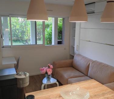 Carnot Apartment | Sublime Cosy Studio Centre Cannes