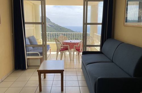 Le Dramont Apartment | Sublime ocean view Access to all swimming pools offered. Comfortable and clean