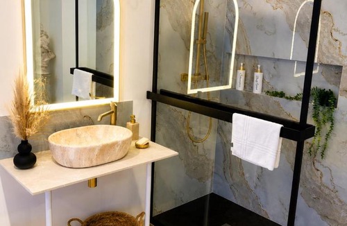 Rochegude Apartment | Suite avec jacuzzi DOLCE NOTTE