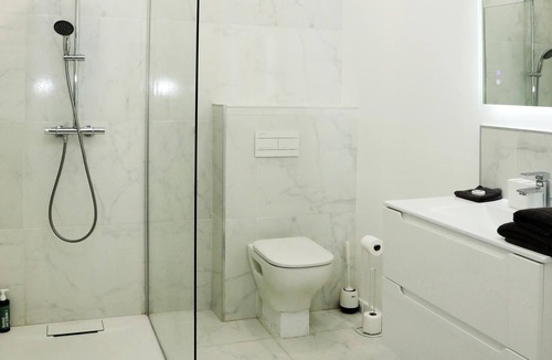 Chantilly House | Suite des Princes: Private Garden and free parking