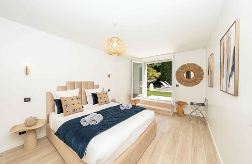 Riou - Petit Juas - Av de Grasse Apartment | Sumptuous villa - AC- 6BR- 12P- Cannes