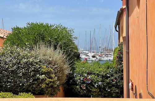 Porquerolles Apartment | Superb, charming, refurbished waterfront apartment overlooking the port