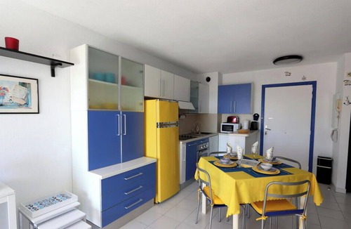 Saint-Raphael Apartment | Superb sea view, air conditioning, swimming pool and private garage