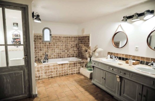 Paluds de Noves Bed & Breakfast | Superb suite in a villa with private pool