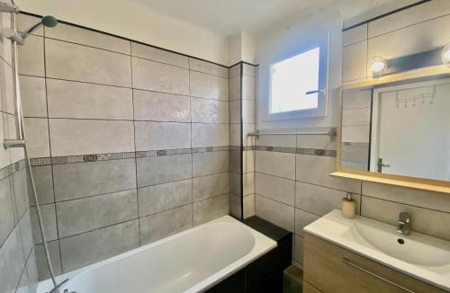 Mazargues Apartment | Superbe appartement 2 chambres, clim, quartier calme entre la mer et les calanques
