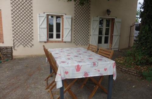Lisle-sur-Tarn Apartment | Superbe gite cosy et rustique - accès piscine en haute saison