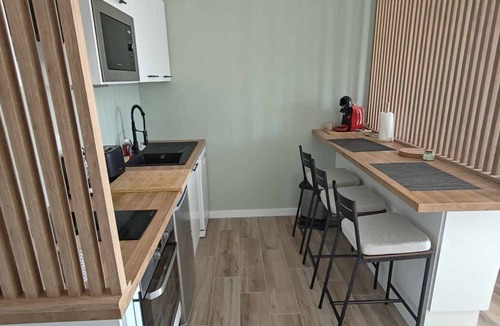 Bussiere - Cadiere Apartment | Superbe Studio Rénové Proche Métro Avec Garage