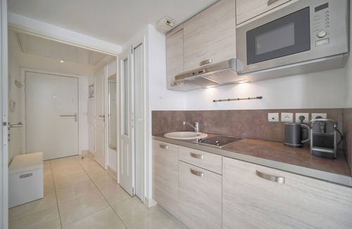 Riou - Petit Juas - Av de Grasse Apartment | SUPERBE STUDIO ET PARKING A0B200