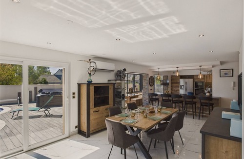 Penmarch Ski Chalet | Swimming pool, jacuzzi and large terrace for 7