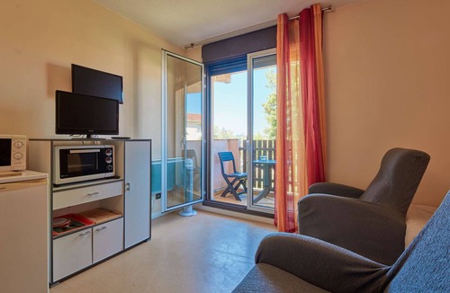 Barbotan-les-Thermes Apartment | T1 bis with balcony, pets allowed, free parking and wifi
