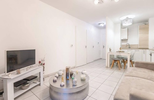 Sainte-Anne Apartment | T2 - Cocon du Lancier - Terrasse et Parking