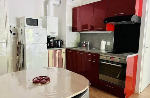Hasparren Apartment | T2 Confort, 4 pers, Terrasse, Parking privé à Hasparren - FR-1-495-84