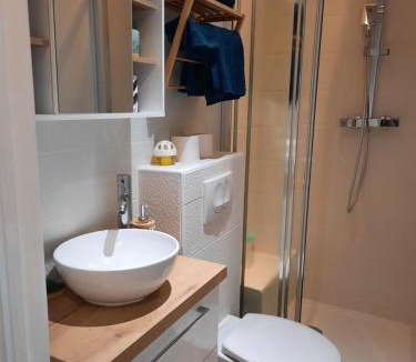 Prado - Republique Apartment | T2 neuf, balcon, centre Cannes, 15 min du Palais