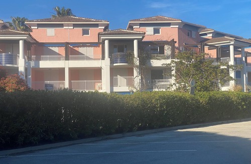 Cavaliere Apartment | T2 RDC lavandou cavaliere 80 metres from the superb cavaliere beach
